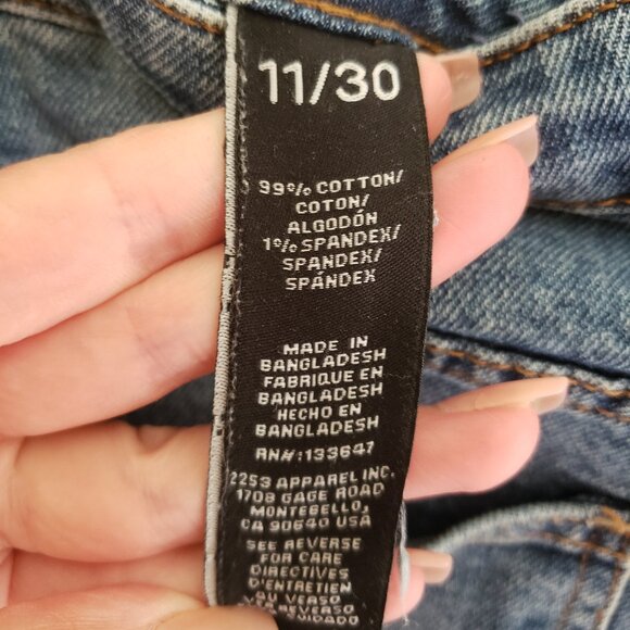 Ladies Size 11 Bundle Outfit - Kendall + Kylie Skinny Jeans, No Boundaries Tank - Picture 8 of 8